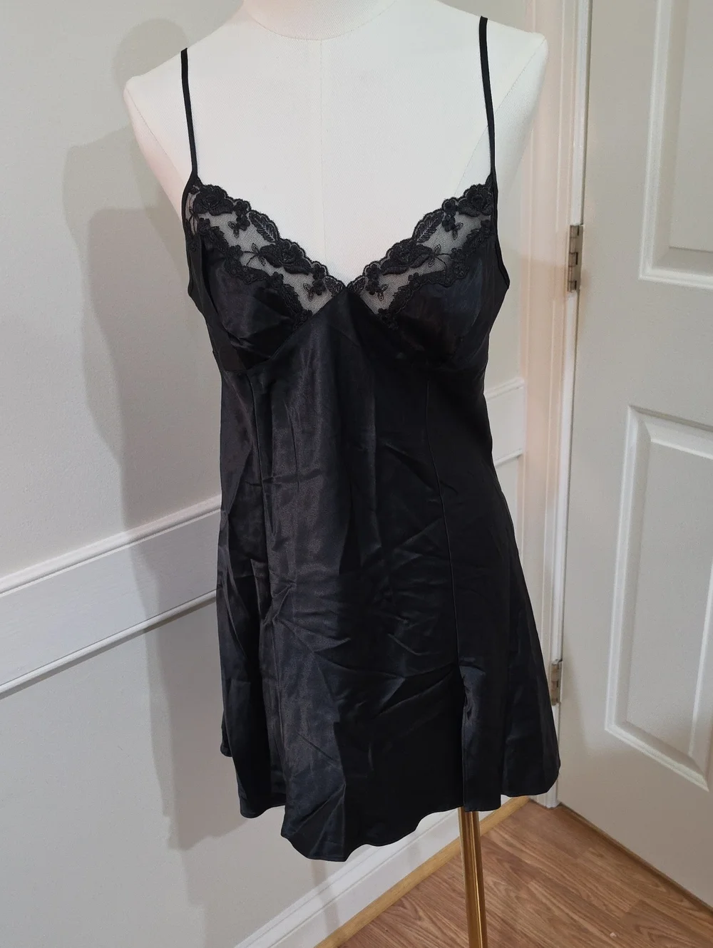 Vintage Y2K Victoria's Secret Black Satin Lace Trim Slip Dress Chemise - Size L
